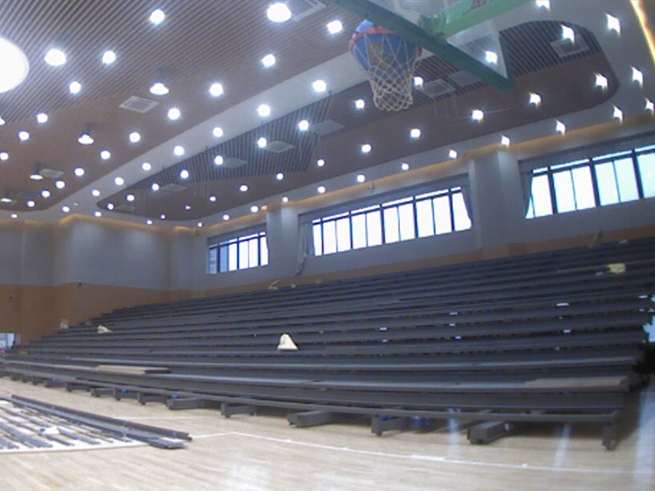 电动伸缩看台安装调试